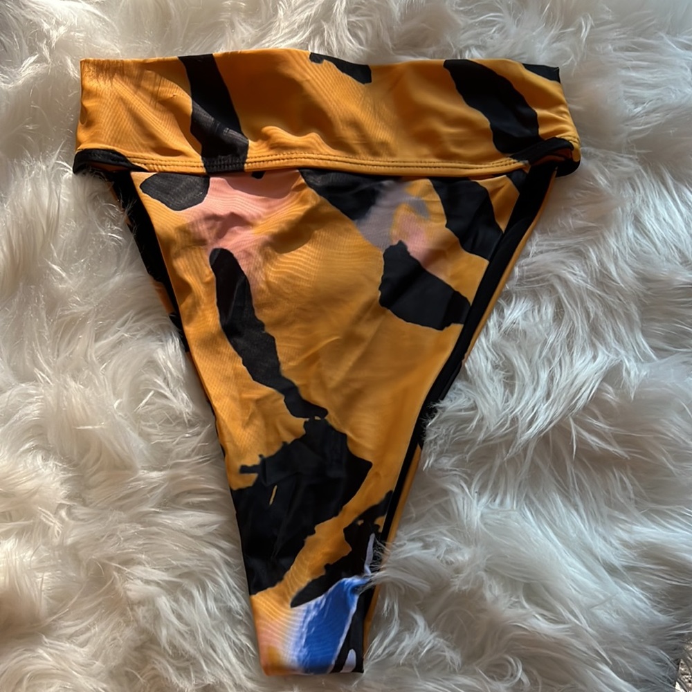 Matte Collection Bikini - Picture 3 of 7